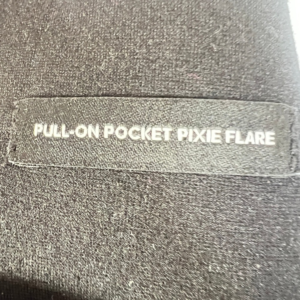 Torrid Pull On Pixie Flare Pants 1R Black Pockets Ponte Stretch - Picture 3 of 7